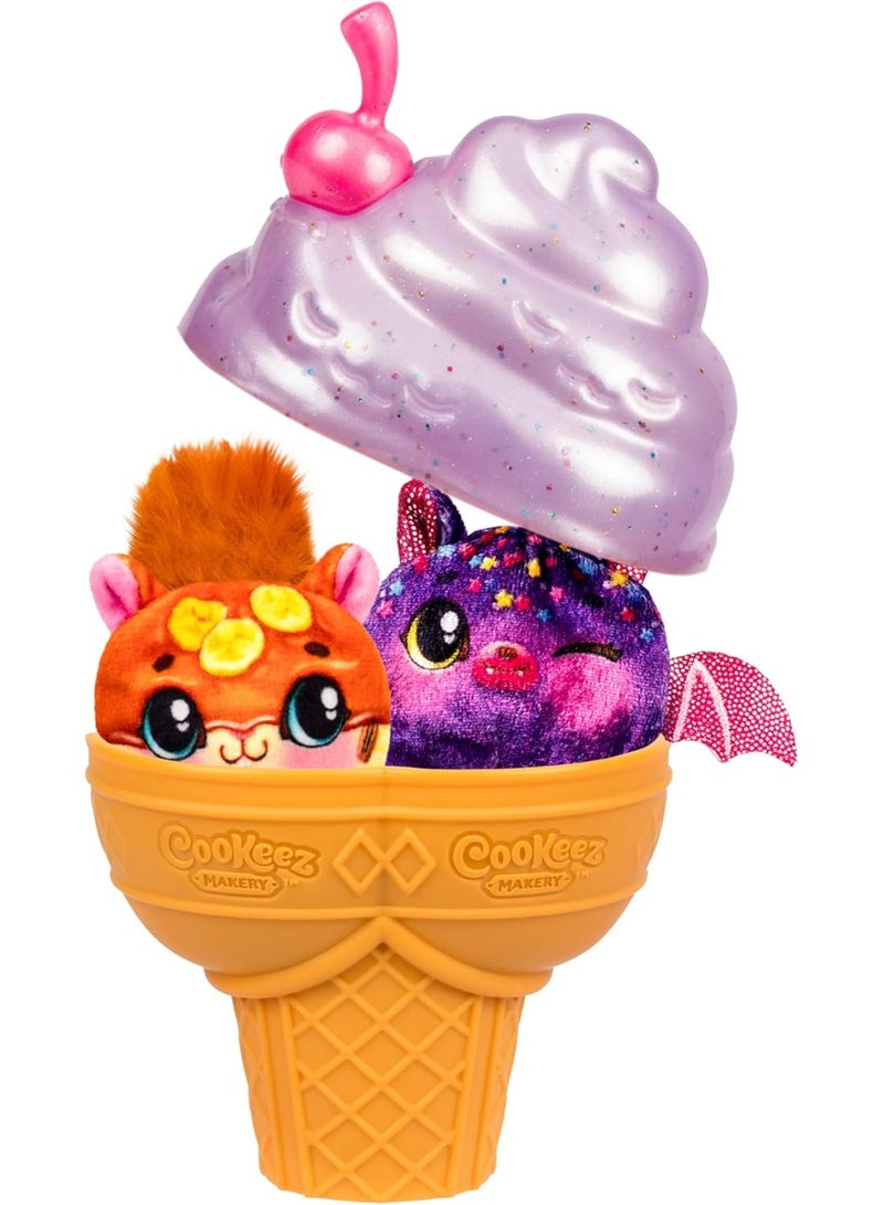 Cookeez Makery مجموعة كوكيز ميكري يوم يومز - عبوة من قطعتين، مليئة بالمرح واللذة! أضف المكونات واكتشف حيوانين أليفين قطيفة معطرين ولطيفين للغاية داخل مخروط آيس كريم يمكنك تخصيصه - قد تختلف الأشكال - Image 4